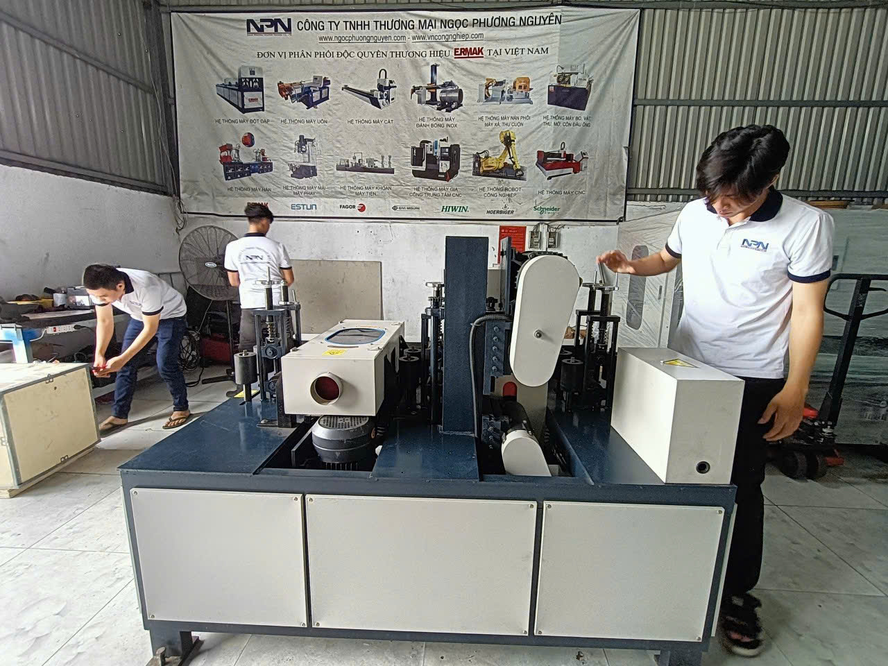 Máy đánh bóng ống hộp inox tự động ADV-106 1